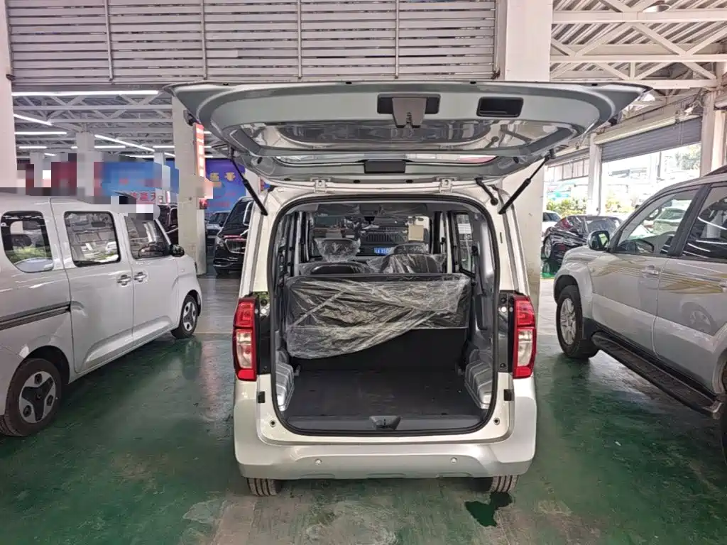 Wuling Zhiguang EV — фото 19