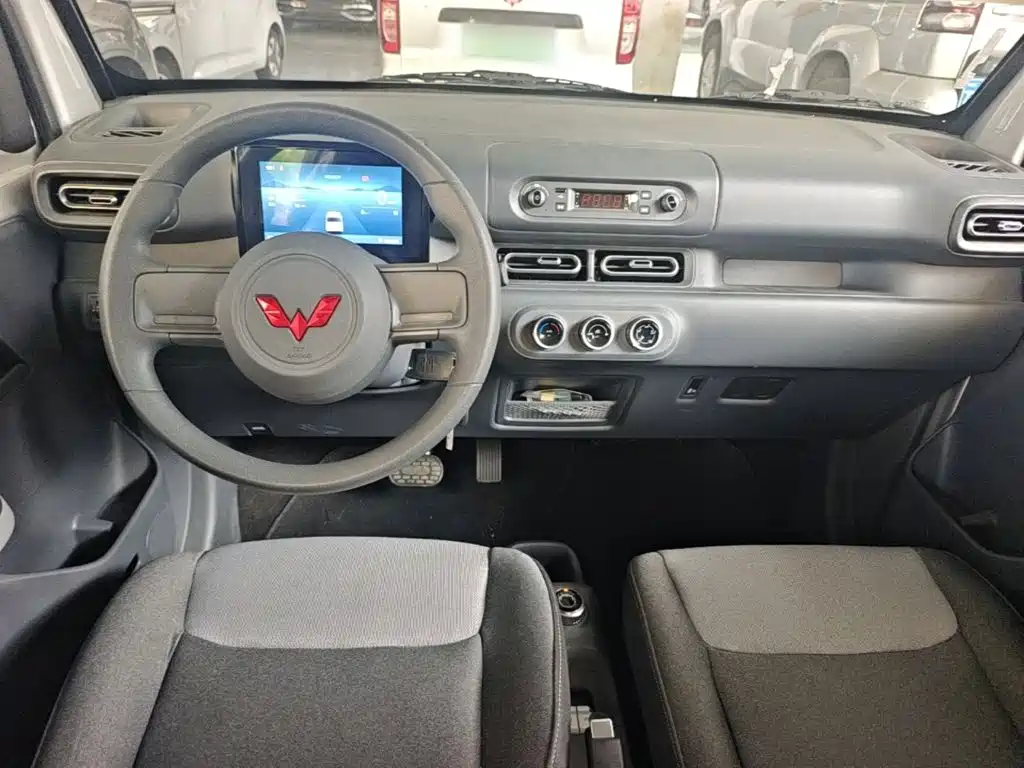 Wuling Zhiguang EV — фото 10