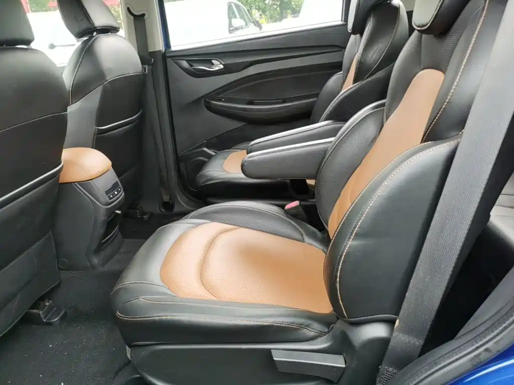 Wuling Hongguang S3 — фото 17