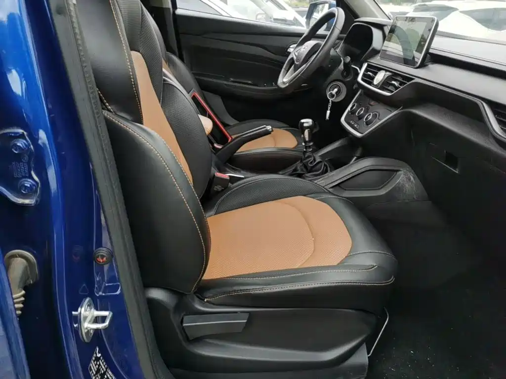 Wuling Hongguang S3 — фото 25