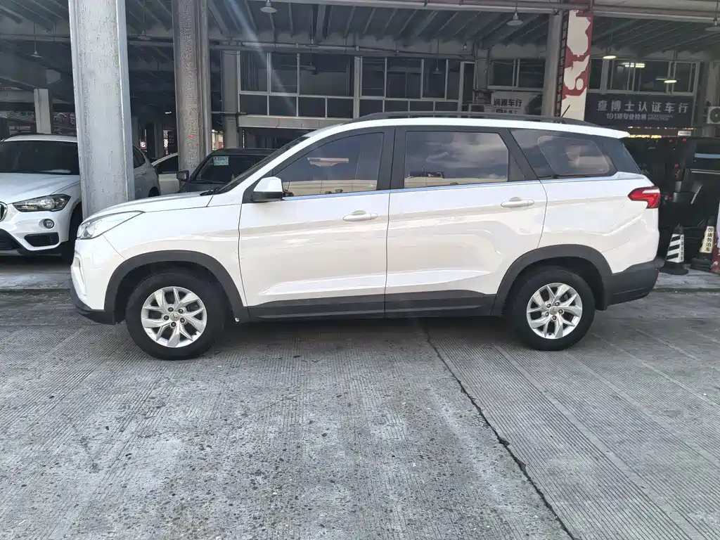 Wuling Hongguang S3 — фото 4