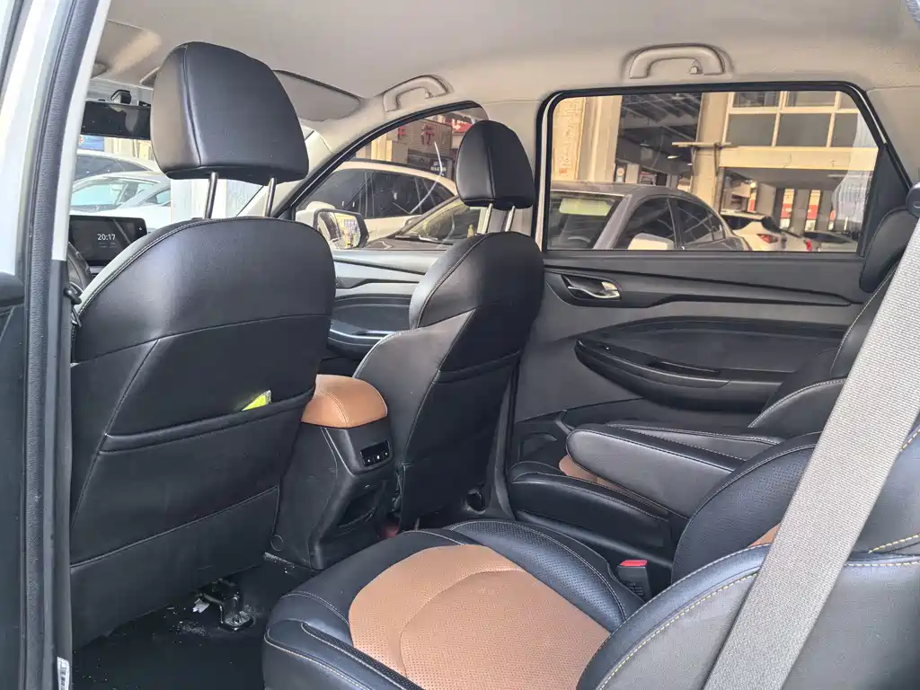 Wuling Hongguang S3 — фото 9