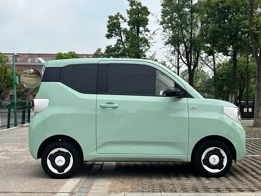 Wuling MINIEV — фото 6