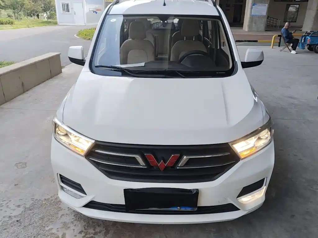 Wuling Hongguang — фото 3