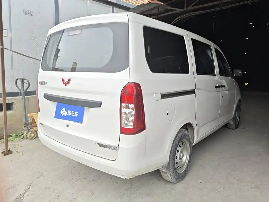 Wuling Rongguang V — фото 3