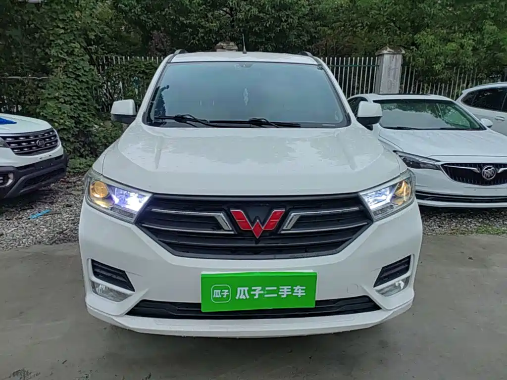 Wuling Hongguang — фото 3