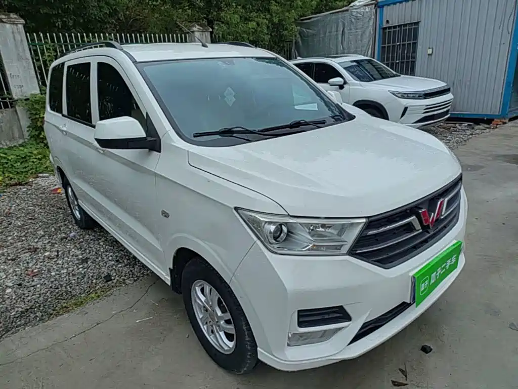 Wuling Hongguang — фото 4