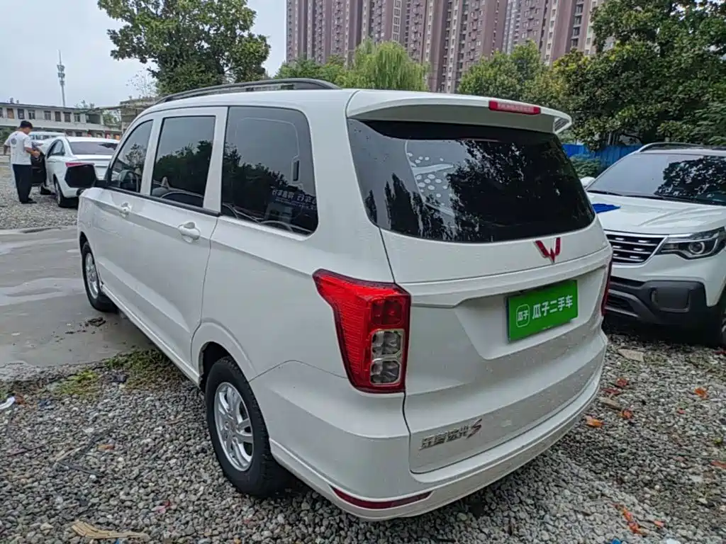 Wuling Hongguang — фото 5