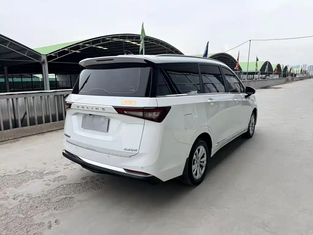 Wuling Jiachen — фото 6