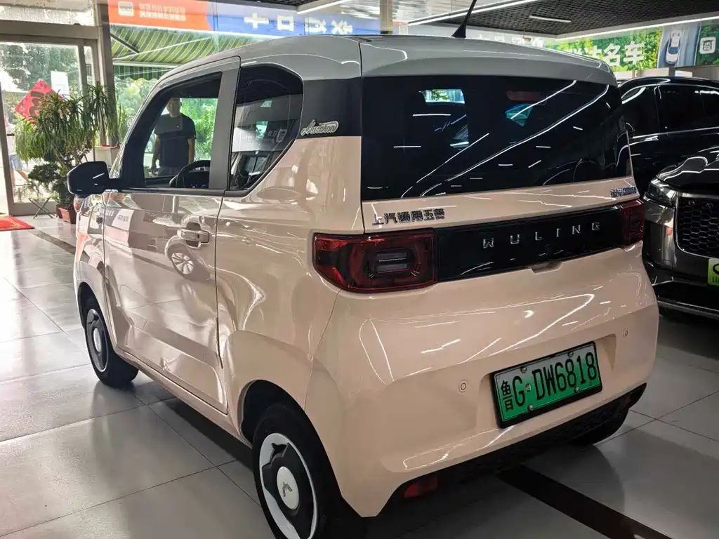 Wuling MINIEV — фото 4