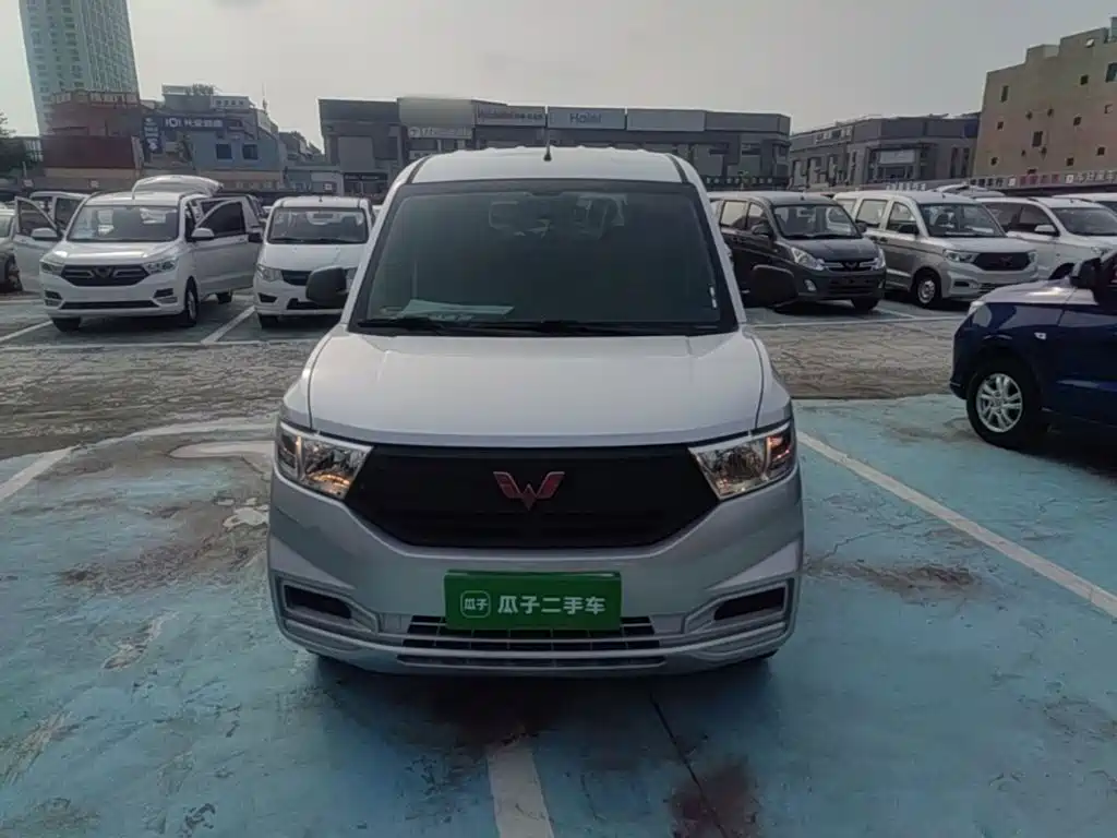 Wuling Hongguang V — фото 3