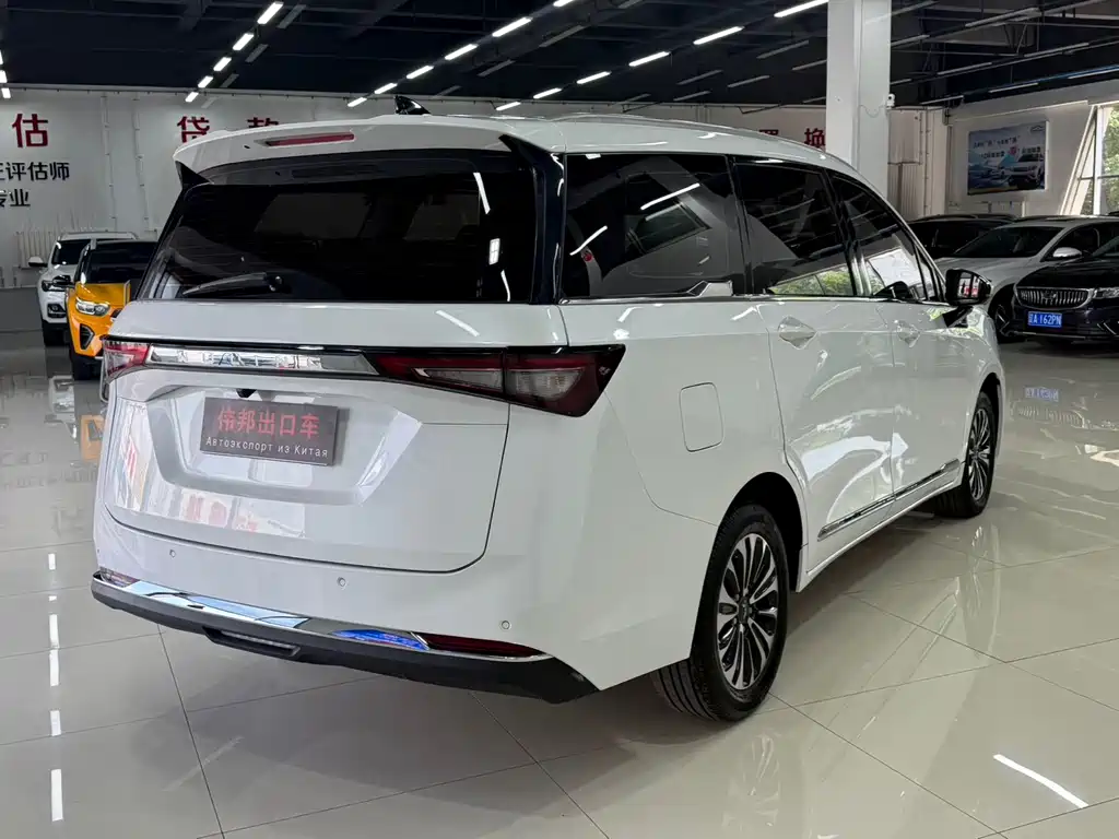 Wuling Jiachen — фото 6