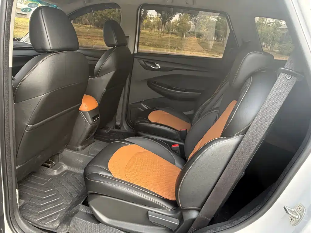 Wuling Hongguang S3 — фото 14