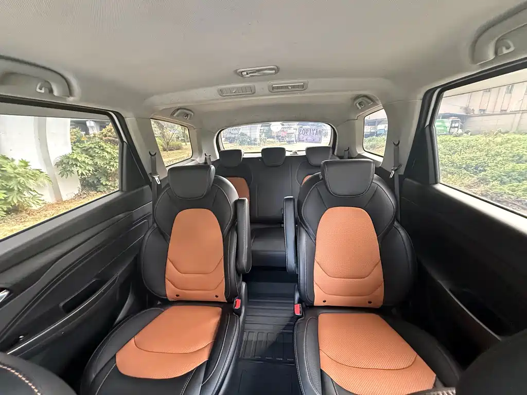 Wuling Hongguang S3 — фото 20
