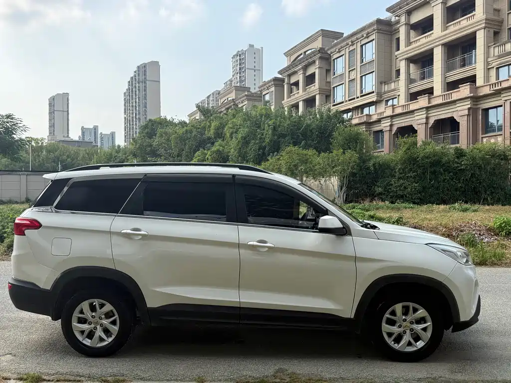 Wuling Hongguang S3 — фото 4