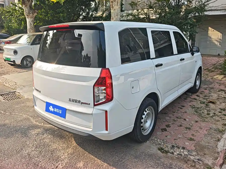 Wuling Hongguang PLUS — фото 3