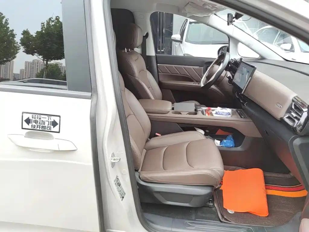 Wuling Xingguang 730 New Energy — фото 25