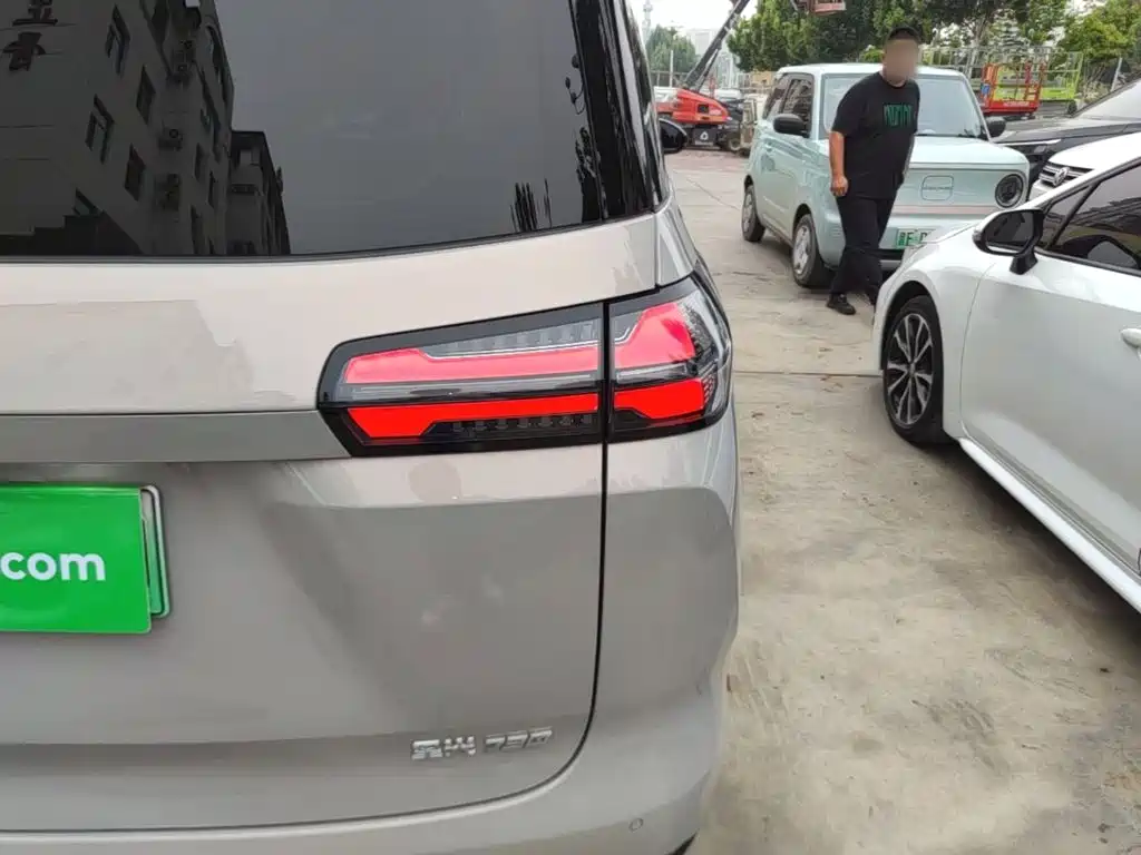 Wuling Xingguang 730 New Energy — фото 8