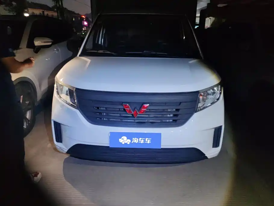 Wuling Hongguang PLUS — фото 2