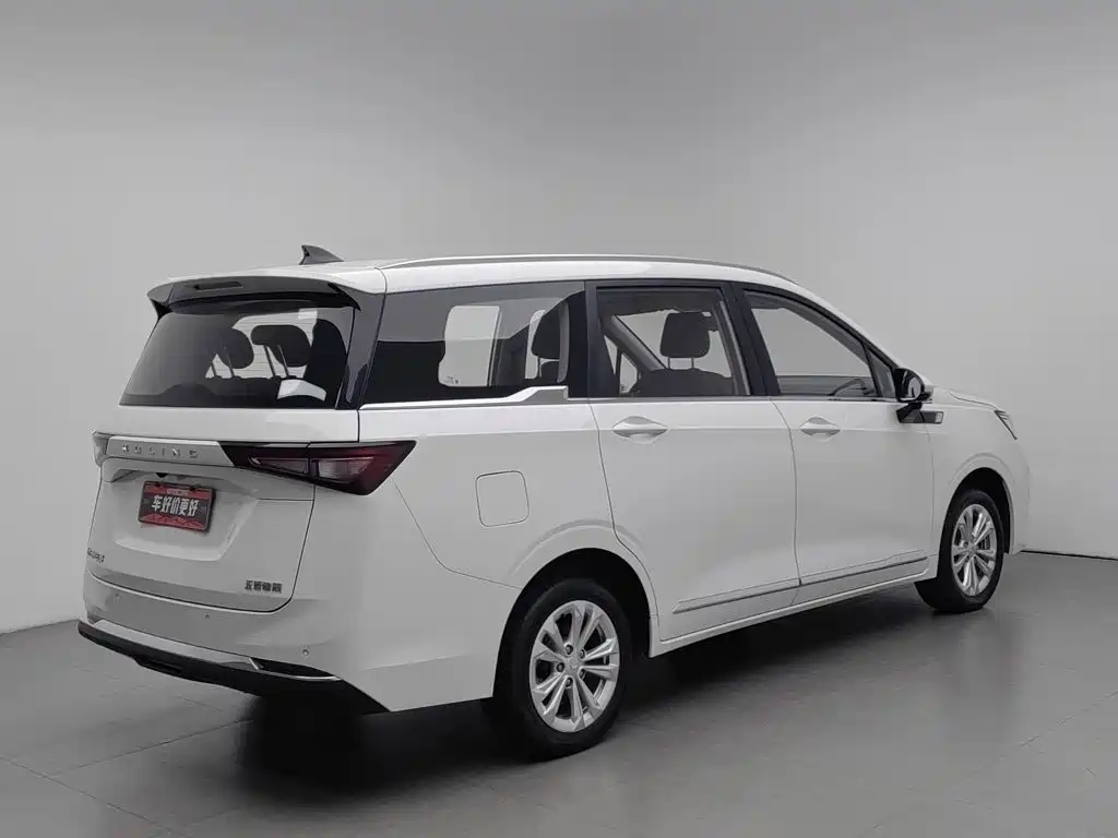 Wuling Jiachen — фото 2