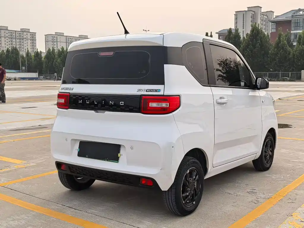 Wuling MINIEV — фото 9