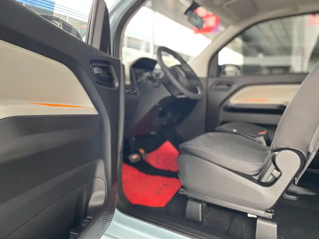 Wuling MINIEV — фото 8