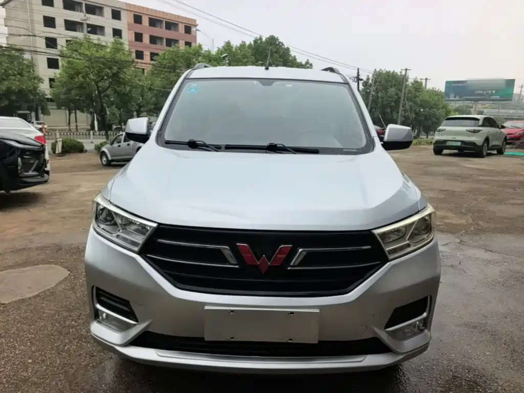 Wuling Hongguang — фото 3