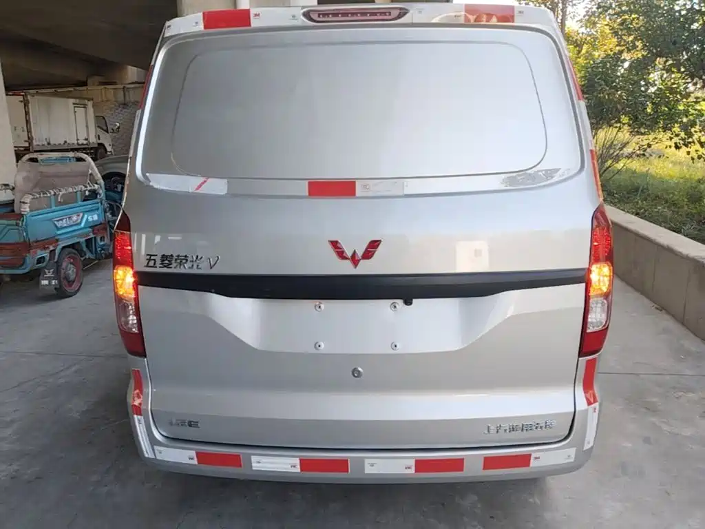Wuling Hongguang V — фото 6