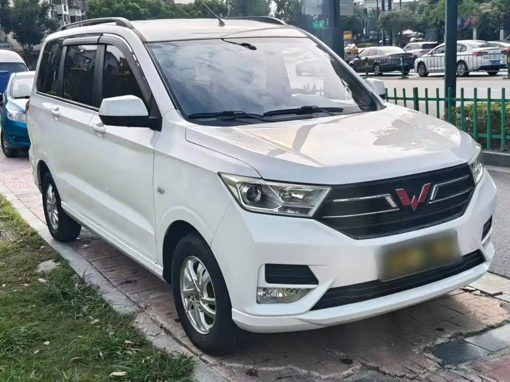Wuling Hongguang — фото 4