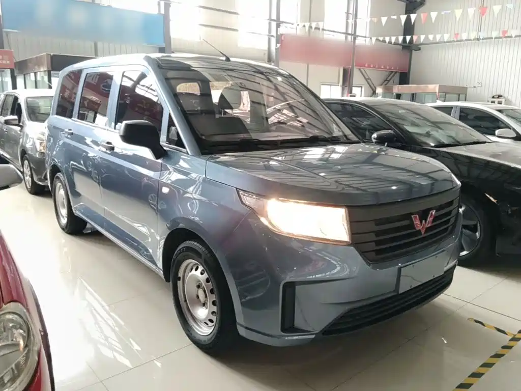 Wuling Hongguang PLUS — фото 4