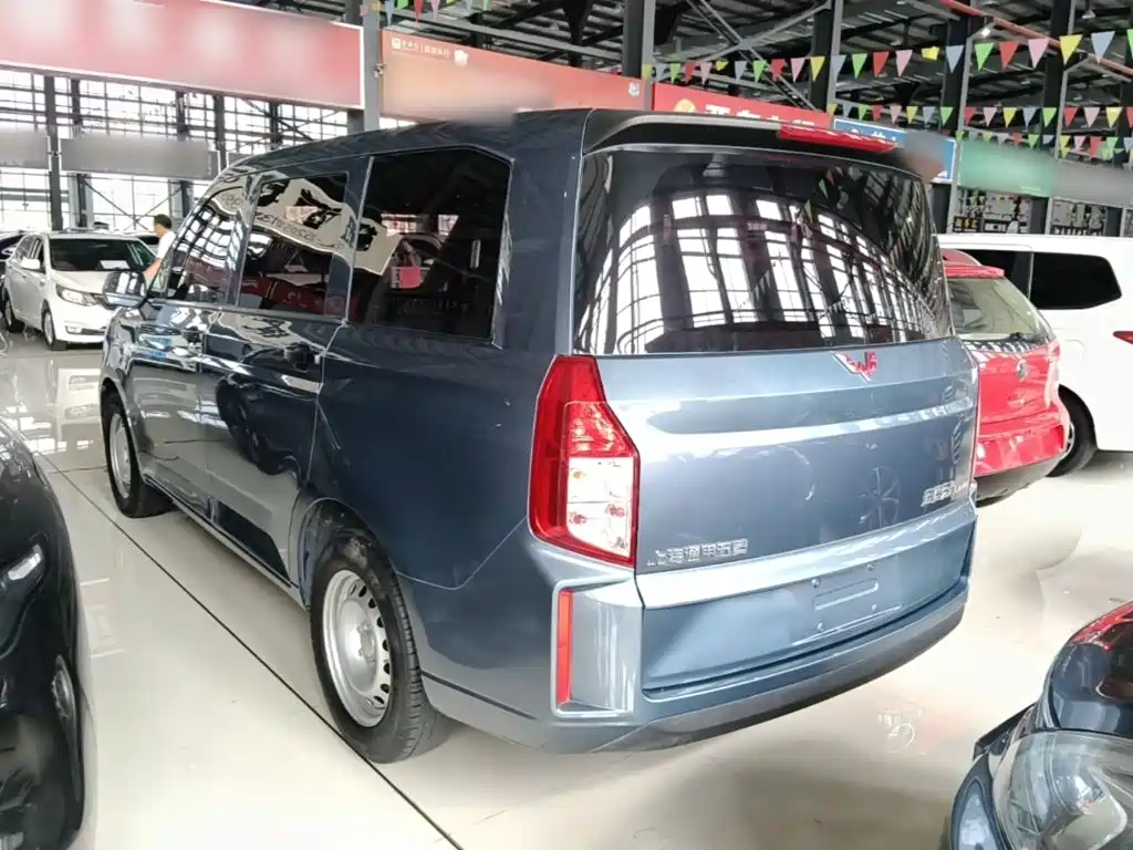 Wuling Hongguang PLUS — фото 5