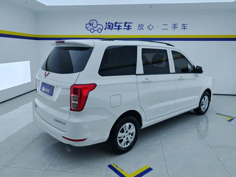 Wuling Hongguang — фото 3