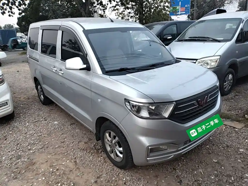 Wuling Hongguang V — фото 4