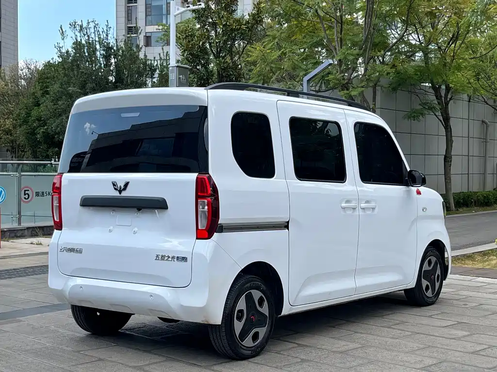 Wuling Zhiguang EV — фото 7