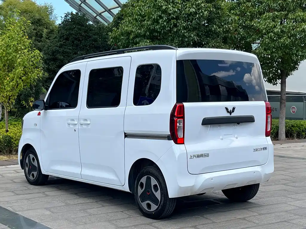 Wuling Zhiguang EV — фото 9