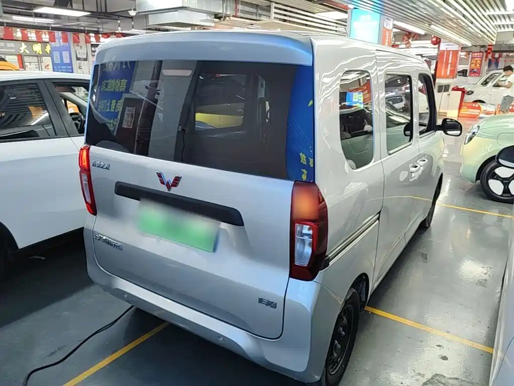 Wuling Zhiguang EV — фото 7
