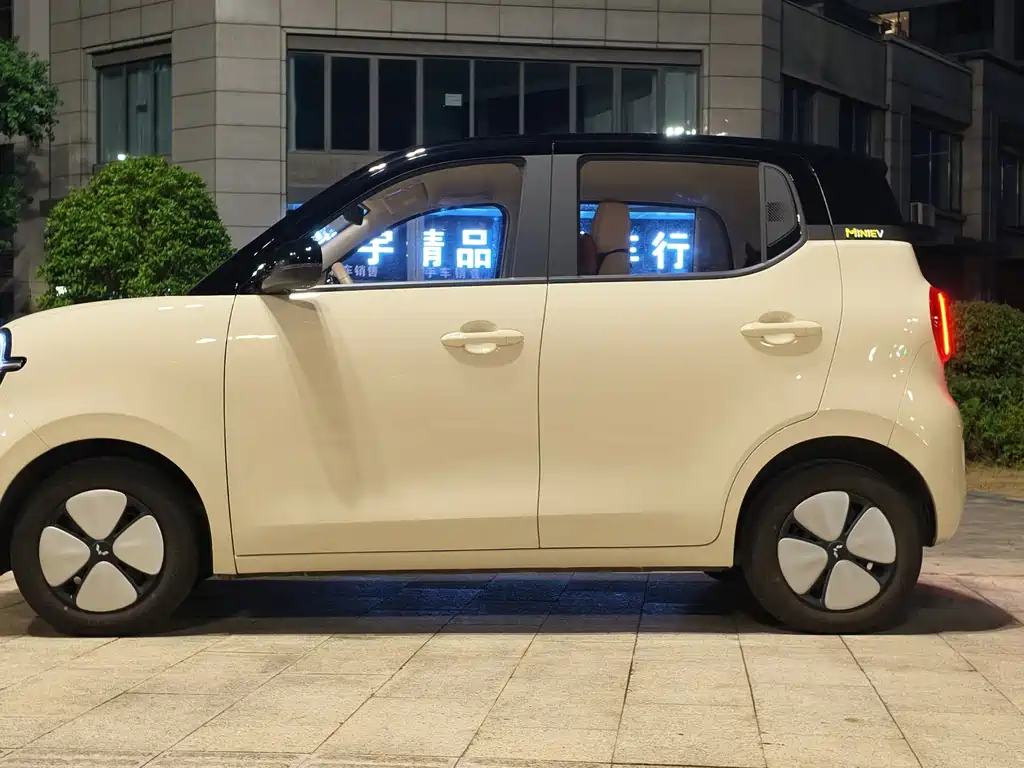 Wuling MINIEV — фото 3