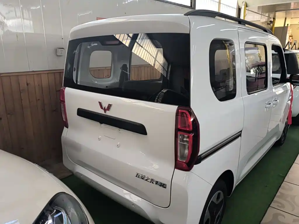 Wuling Zhiguang EV — фото 6