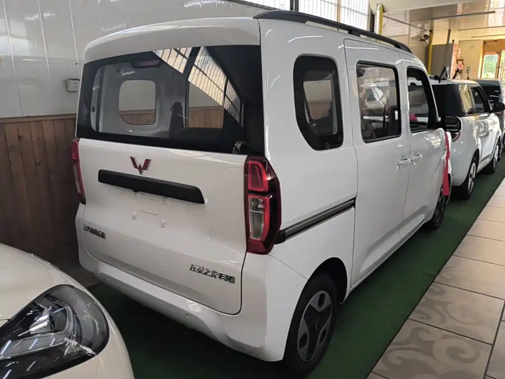 Wuling Zhiguang EV — фото 7