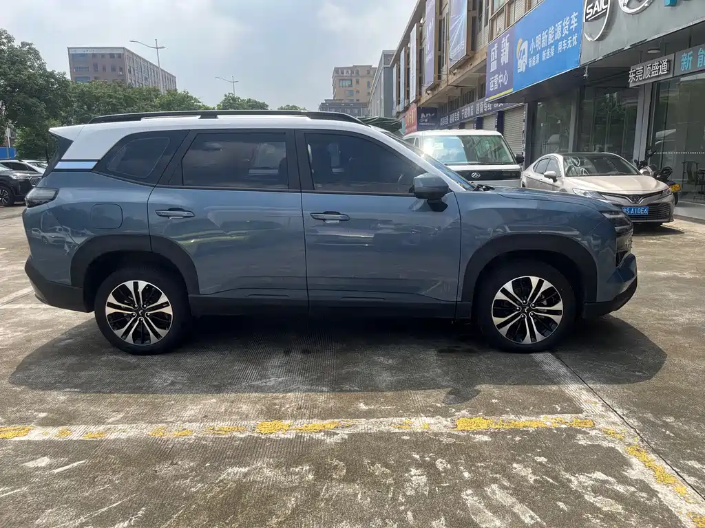 Wuling Xingguang 560 New Energy — фото 7