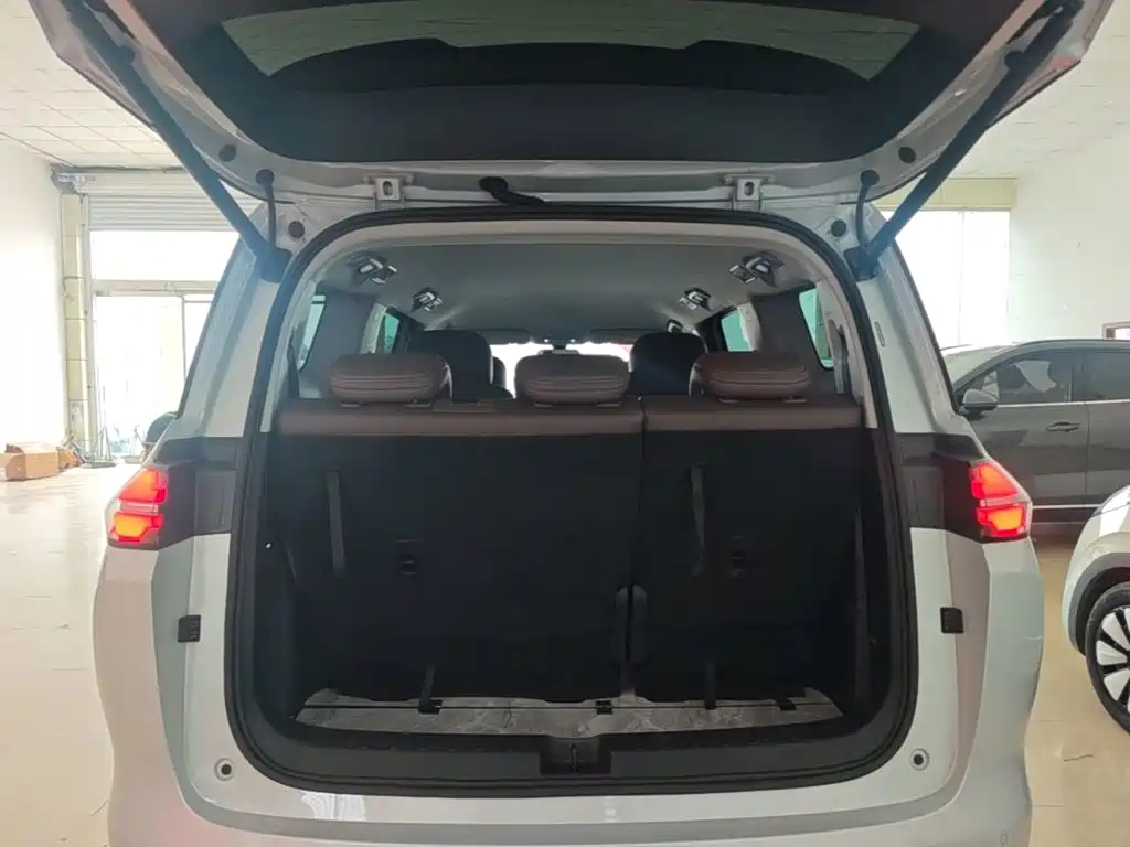 Wuling Xingguang 730 New Energy — фото 19