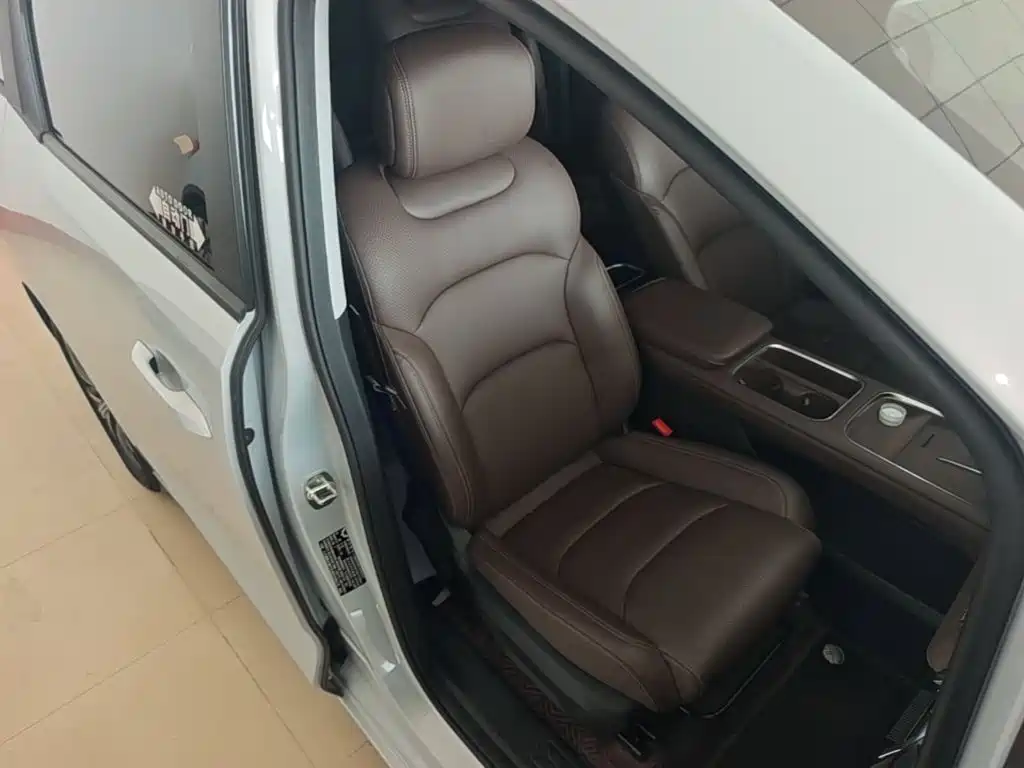 Wuling Xingguang 730 New Energy — фото 25