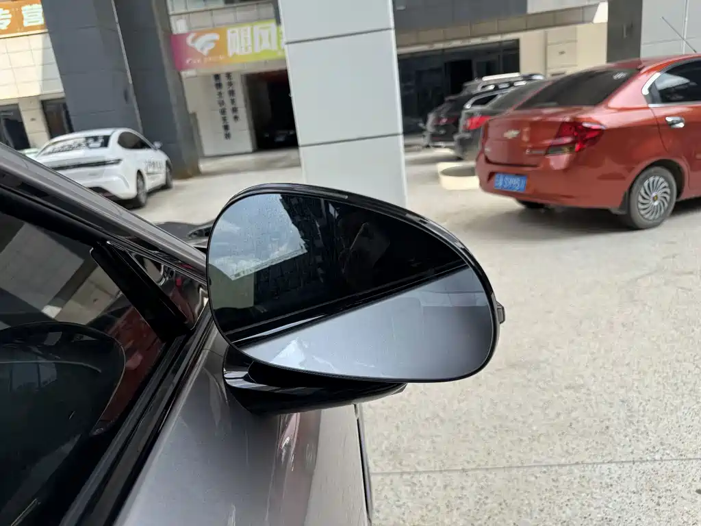 Xiaomi YU7 — фото 45