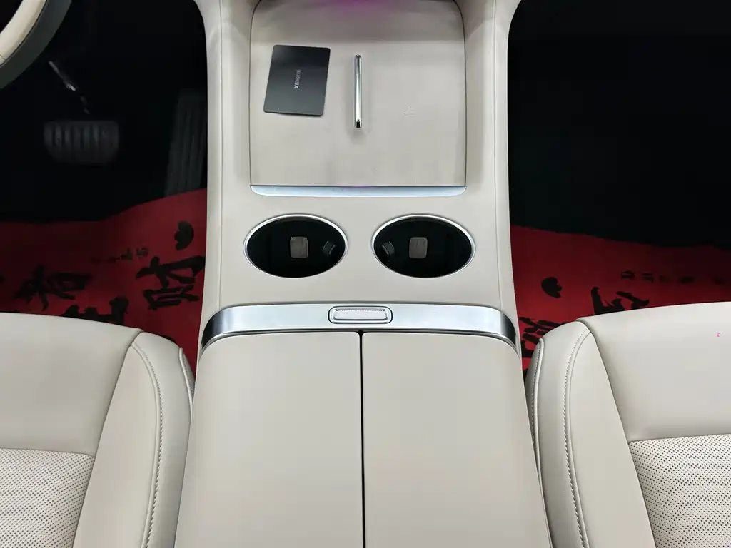 Xiaomi YU7 — фото 29