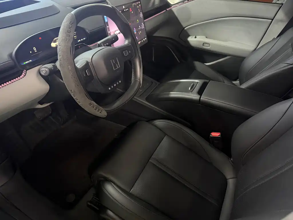 Zeekr 007 — фото 3