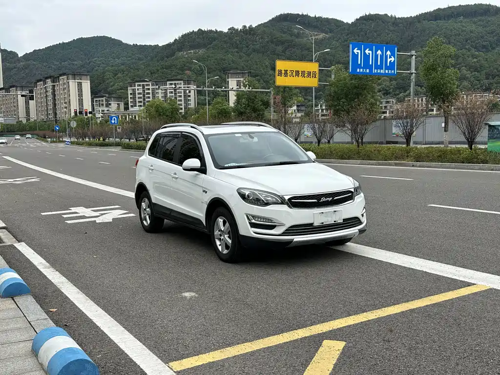 Zotye X5 — фото 6