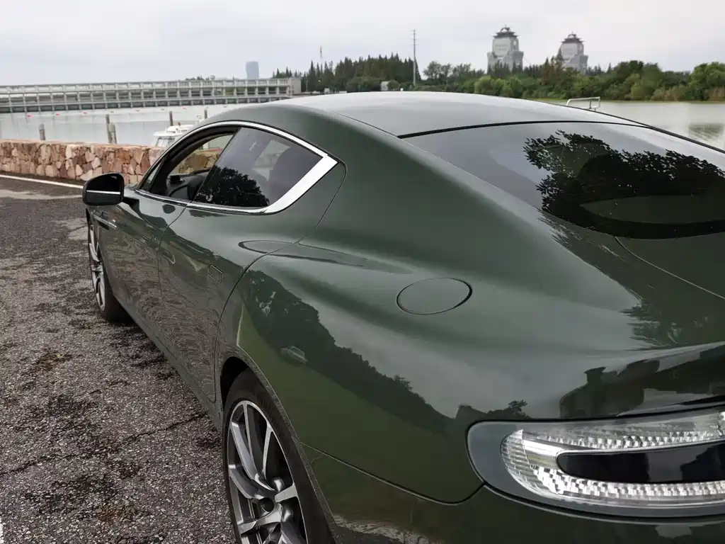 Aston Martin Rapide — фото 3