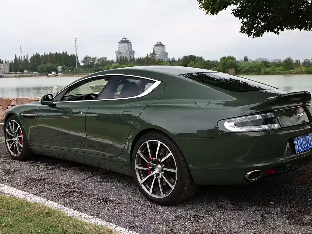 Aston Martin Rapide — фото 5