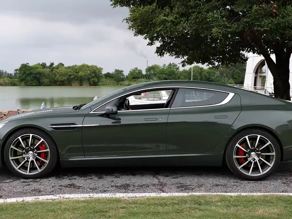 Aston Martin Rapide — фото 6