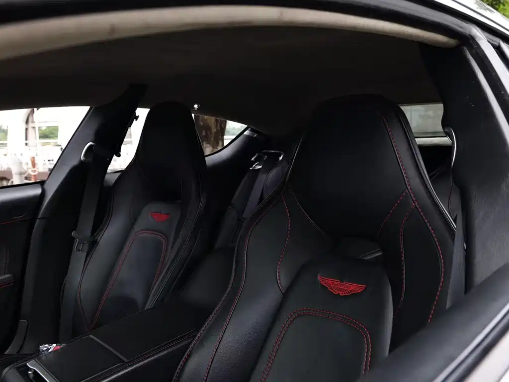 Aston Martin Rapide — фото 7